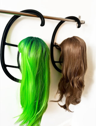 Wig hanger